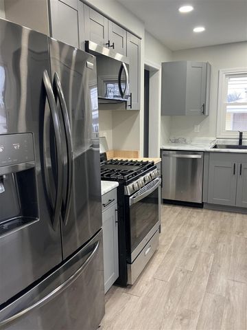 21442 Arrowhead Street, Saint Clair Shores, MI 48082