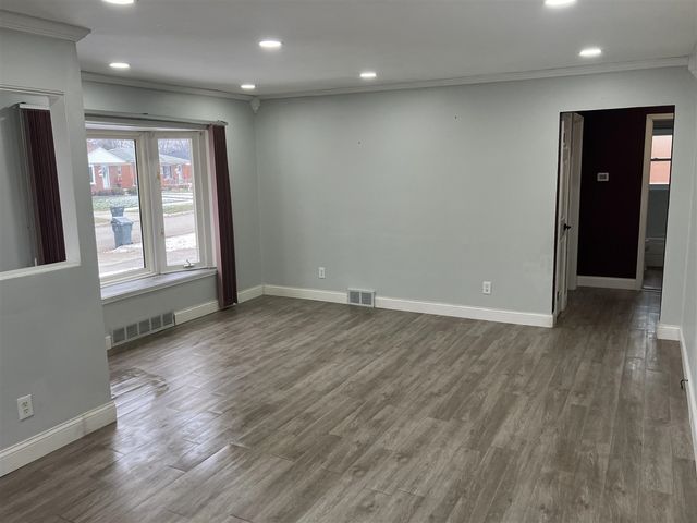 21442 Arrowhead Street, Saint Clair Shores, MI 48082