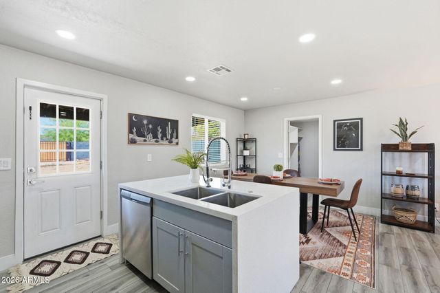 9844 E BUTTE Street, Mesa, AZ 85207