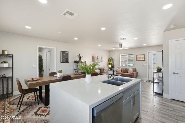 9844 E BUTTE Street, Mesa, AZ 85207