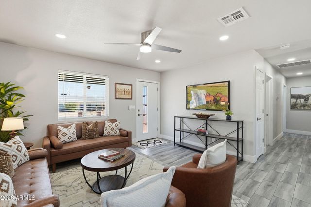 9844 E BUTTE Street, Mesa, AZ 85207