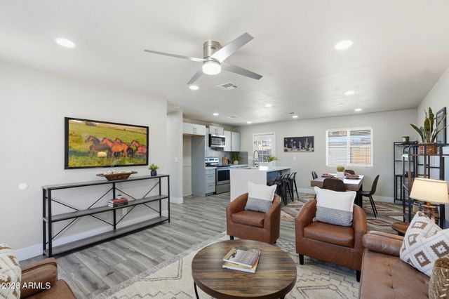 9844 E BUTTE Street, Mesa, AZ 85207