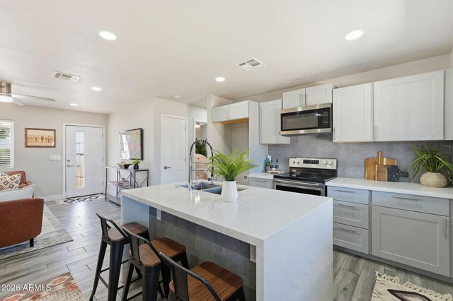 9844 E BUTTE Street, Mesa, AZ 85207