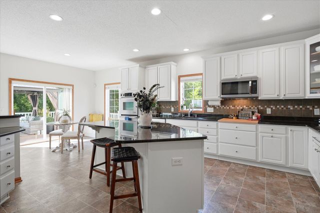 6262 Hedgecroft Avenue S, Cottage Grove, MN 55016