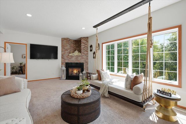6262 Hedgecroft Avenue S, Cottage Grove, MN 55016