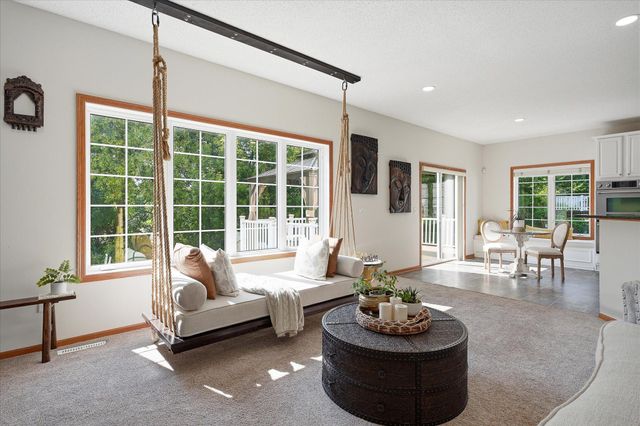 6262 Hedgecroft Avenue S, Cottage Grove, MN 55016