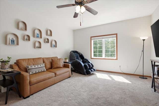 6262 Hedgecroft Avenue S, Cottage Grove, MN 55016