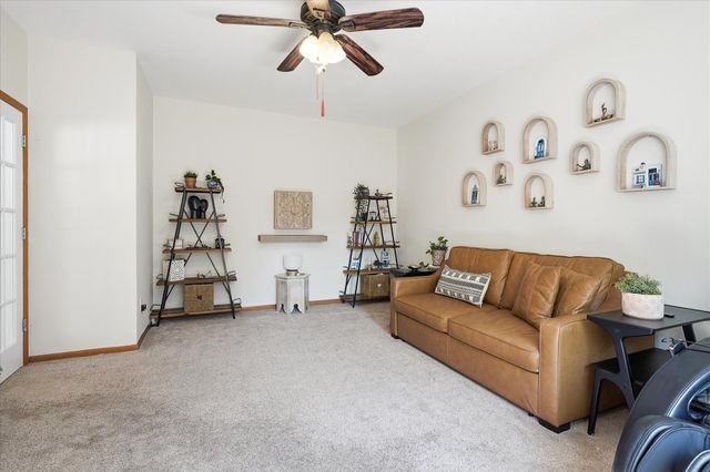 6262 Hedgecroft Avenue S, Cottage Grove, MN 55016