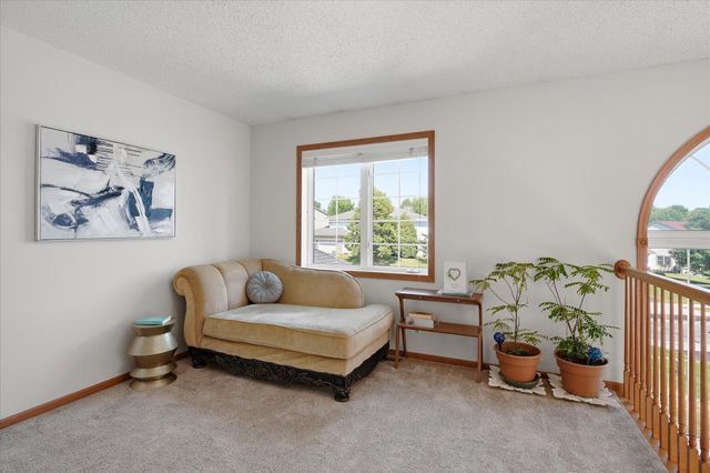 6262 Hedgecroft Avenue S, Cottage Grove, MN 55016