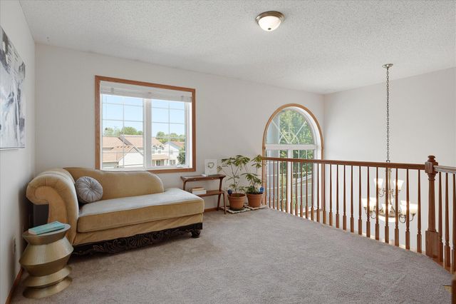 6262 Hedgecroft Avenue S, Cottage Grove, MN 55016