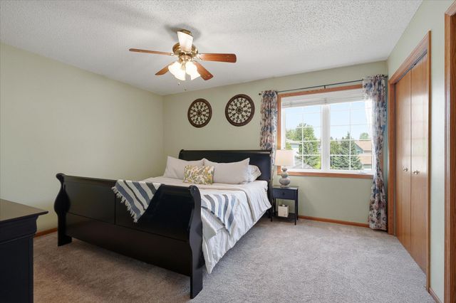 6262 Hedgecroft Avenue S, Cottage Grove, MN 55016