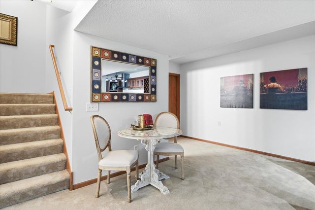 6262 Hedgecroft Avenue S, Cottage Grove, MN 55016