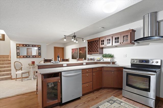 6262 Hedgecroft Avenue S, Cottage Grove, MN 55016