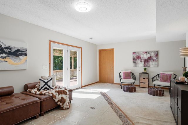 6262 Hedgecroft Avenue S, Cottage Grove, MN 55016