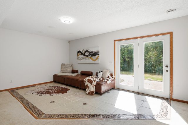 6262 Hedgecroft Avenue S, Cottage Grove, MN 55016