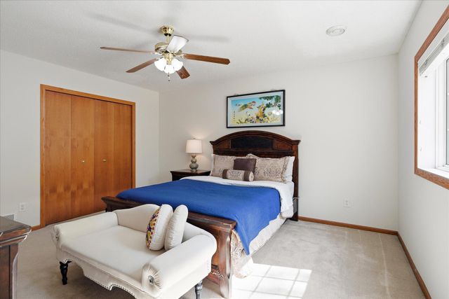 6262 Hedgecroft Avenue S, Cottage Grove, MN 55016