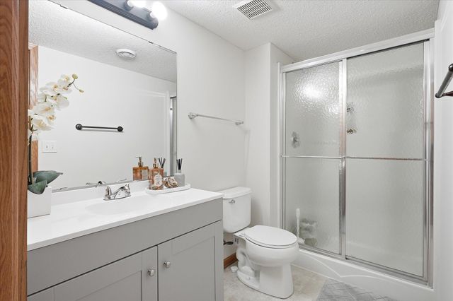 6262 Hedgecroft Avenue S, Cottage Grove, MN 55016
