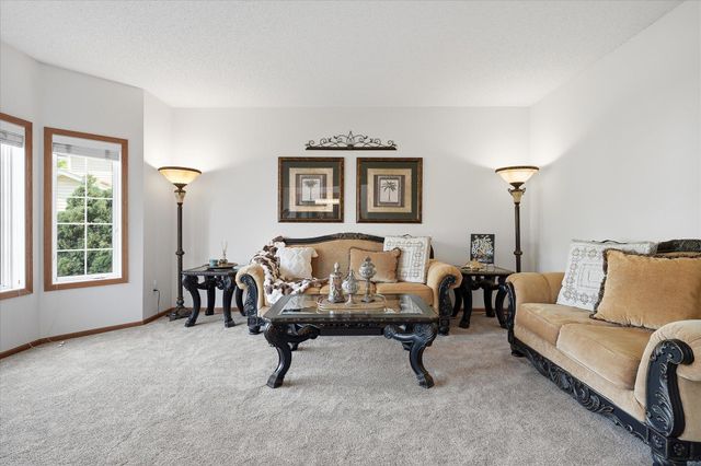 6262 Hedgecroft Avenue S, Cottage Grove, MN 55016
