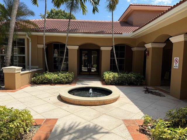 8050 N Nob Hill Road 105, Tamarac, FL 33321