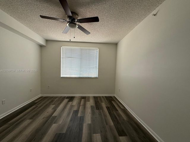 8050 N Nob Hill Road 105, Tamarac, FL 33321