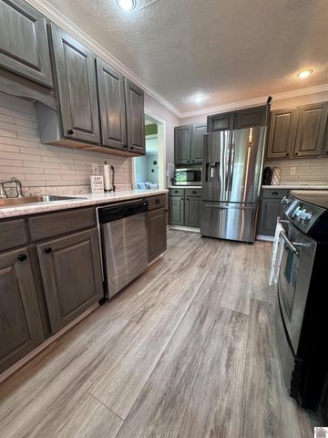 3 Groveway Blvd., Paducah, KY 42001