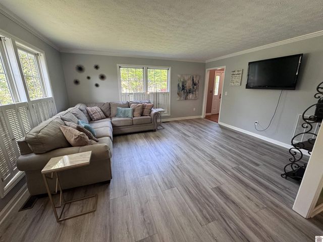 3 Groveway Blvd., Paducah, KY 42001