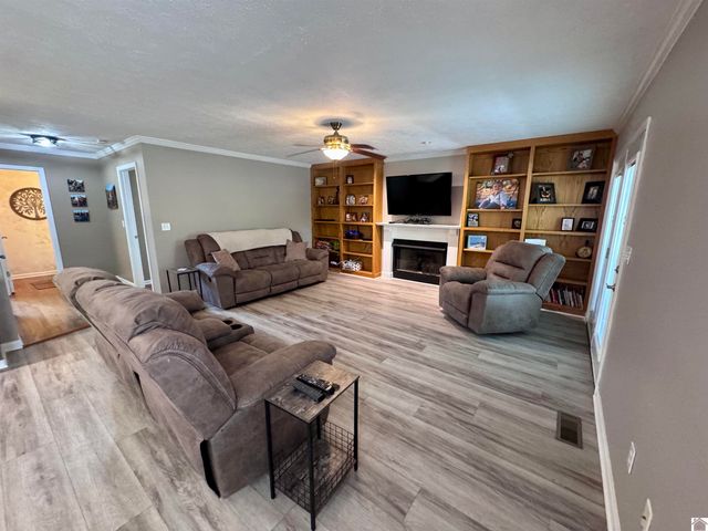 3 Groveway Blvd., Paducah, KY 42001