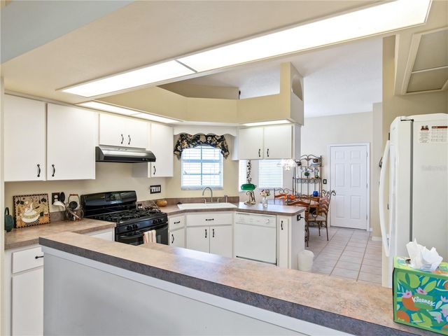 5705 KING JAMES AVENUE, Leesburg, FL 34748
