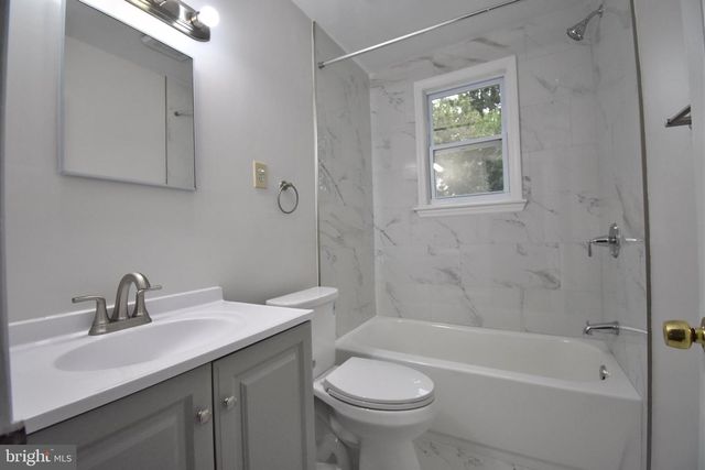 4910 BLACKFOOT RD, College Park, MD 20740