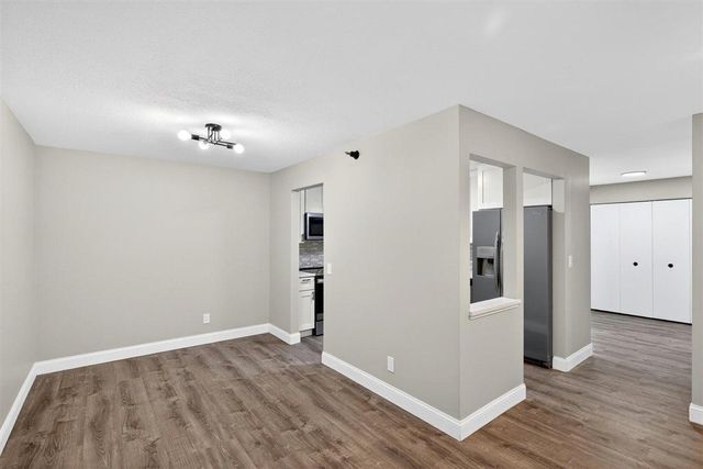 5643 Green Circle Drive 108, Minnetonka, MN 55343