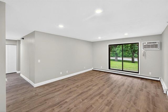 5643 Green Circle Drive 108, Minnetonka, MN 55343