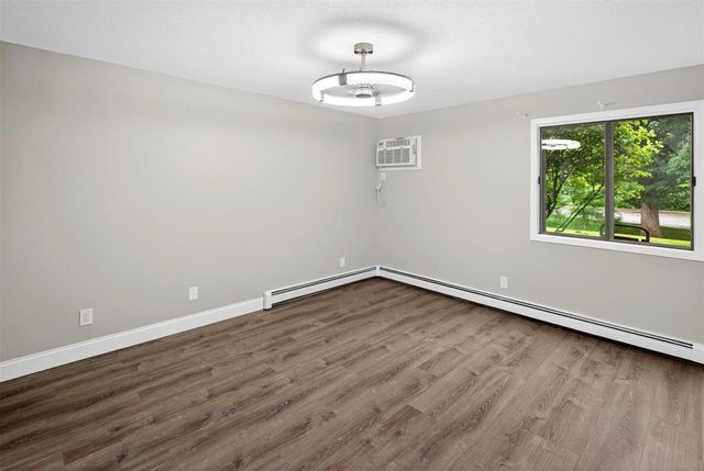 5643 Green Circle Drive 108, Minnetonka, MN 55343