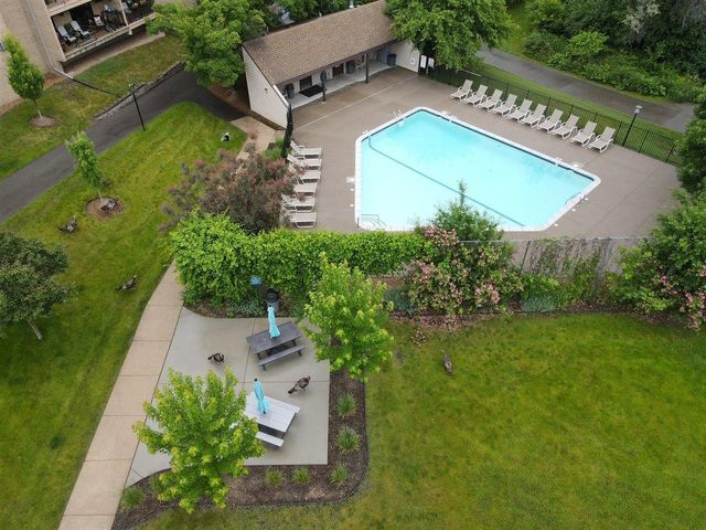 5643 Green Circle Drive 108, Minnetonka, MN 55343