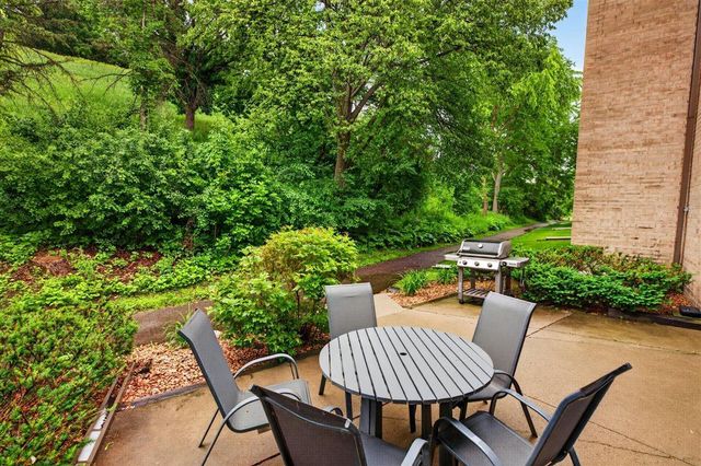 5643 Green Circle Drive 108, Minnetonka, MN 55343