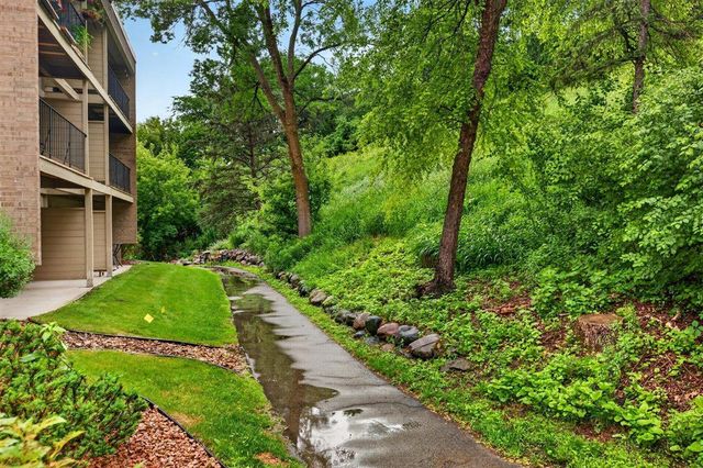 5643 Green Circle Drive 108, Minnetonka, MN 55343