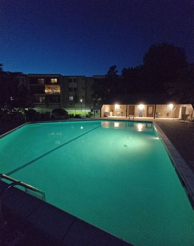 5643 Green Circle Drive 108, Minnetonka, MN 55343