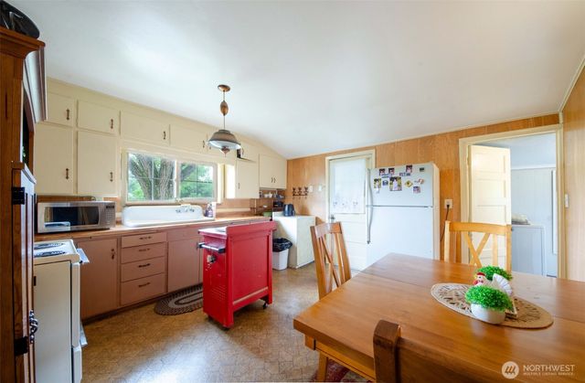 20327 Old Highway 99 SW, Centralia, WA 98531