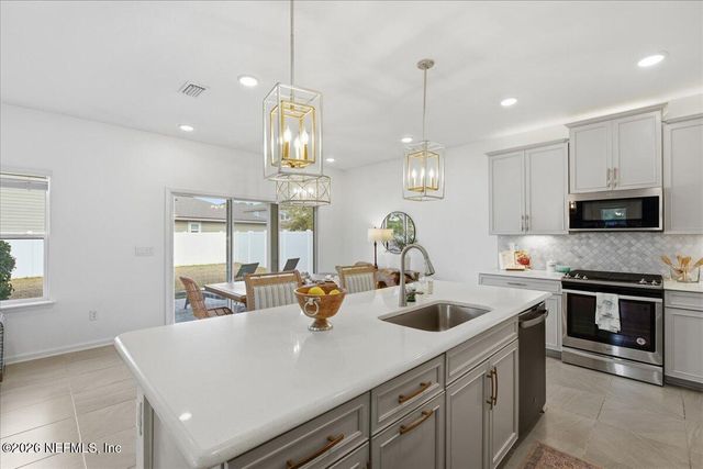 553 NARROWLEAF Drive, St. Johns, FL 32259