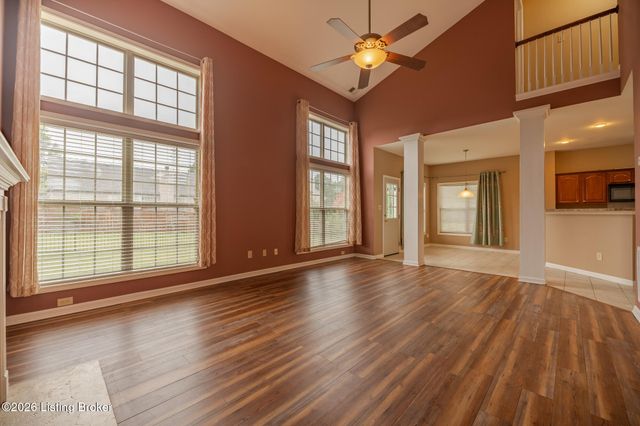 10501 Providence Dr, Louisville, KY 40291