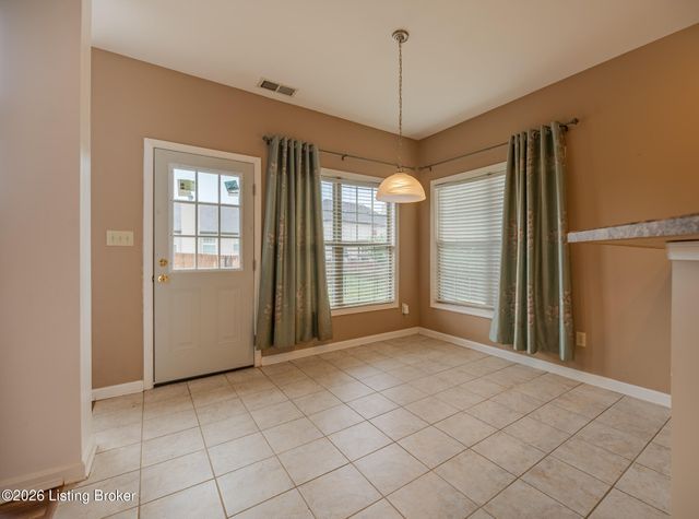 10501 Providence Dr, Louisville, KY 40291