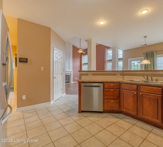 10501 Providence Dr, Louisville, KY 40291