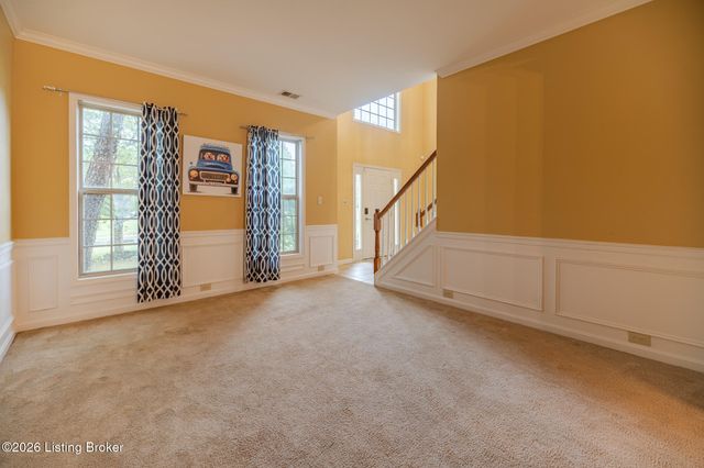 10501 Providence Dr, Louisville, KY 40291
