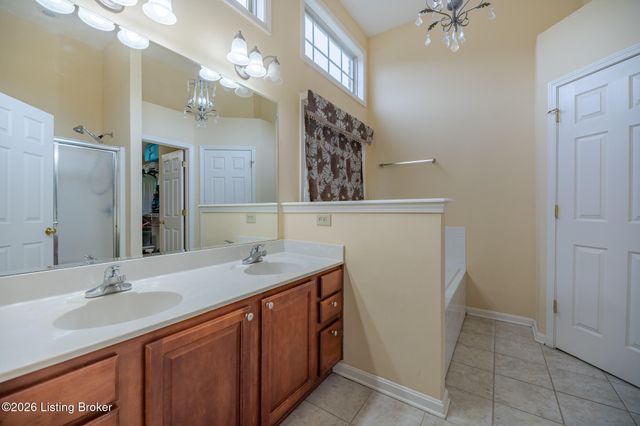 10501 Providence Dr, Louisville, KY 40291
