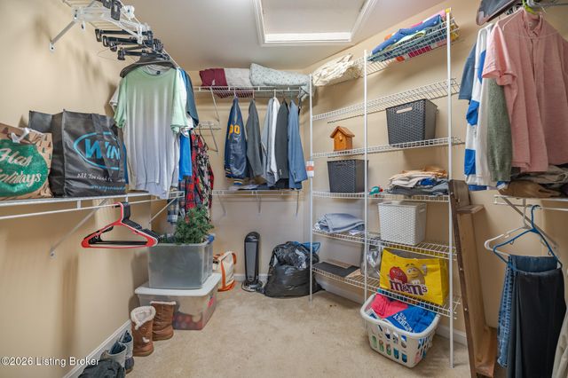 10501 Providence Dr, Louisville, KY 40291