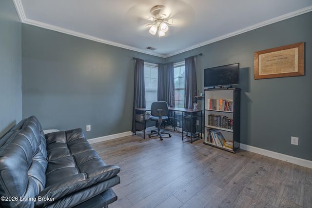 10501 Providence Dr, Louisville, KY 40291