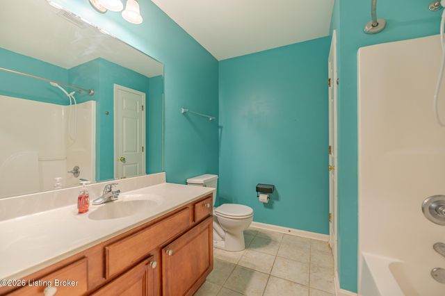 10501 Providence Dr, Louisville, KY 40291