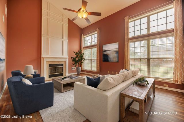 10501 Providence Dr, Louisville, KY 40291
