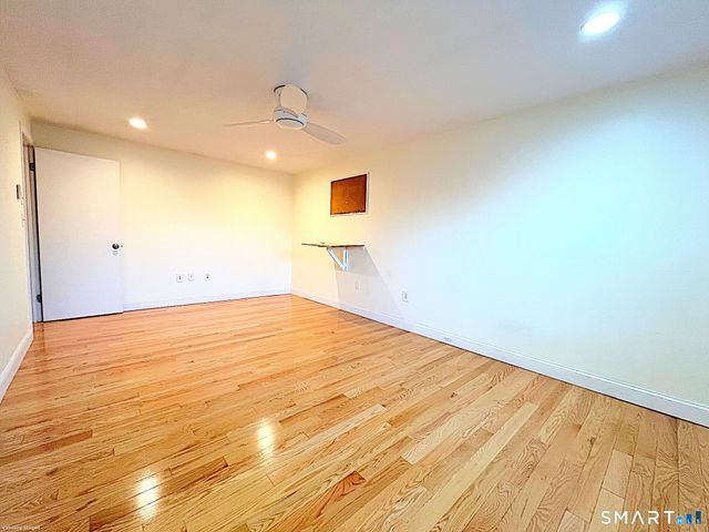 24 Thorne Road 24, West Hartford, CT 06110