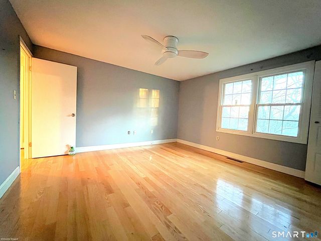 24 Thorne Road 24, West Hartford, CT 06110