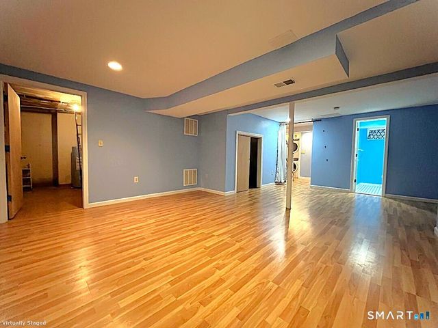 24 Thorne Road 24, West Hartford, CT 06110